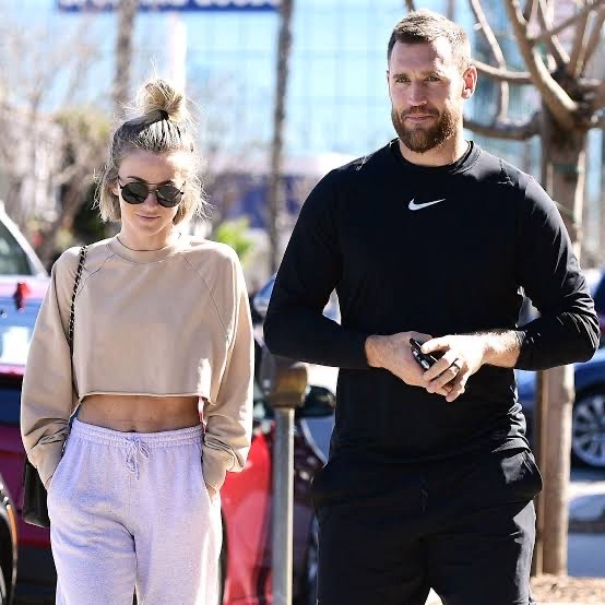 Julianne hough files divorce