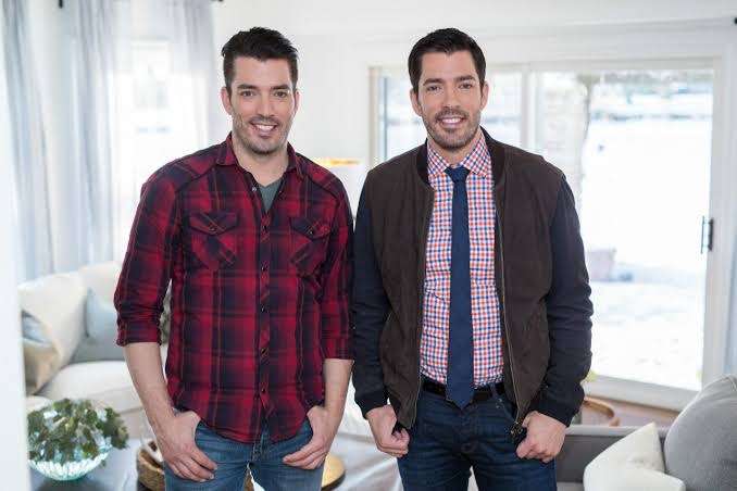 Homeowners Sue Property Brothers