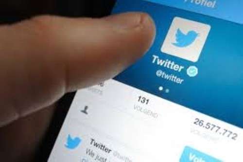 Twitter removes 7000 accounts